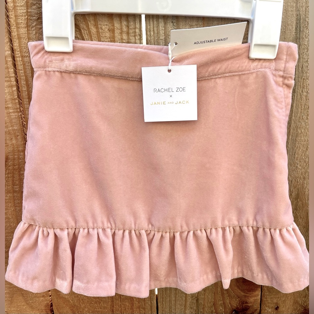 JANIE and JACK by Rachel Zoe girl skirt in dusty pink color, 4 T. Brand New.